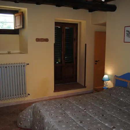 Podere Omomorto Farm stay Pratovecchio
