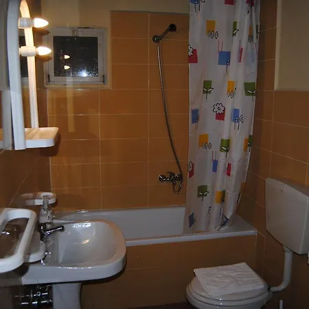 مزرعة للإقامة Podere Omomorto براتوفيتشيو