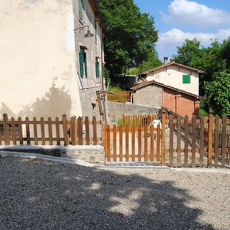 Podere Omomorto Farm stay Pratovecchio