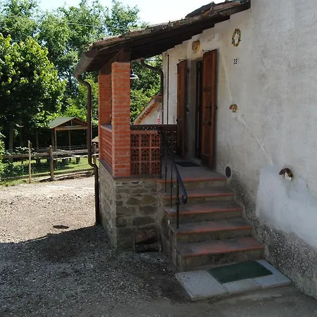 مزرعة للإقامة Podere Omomorto *