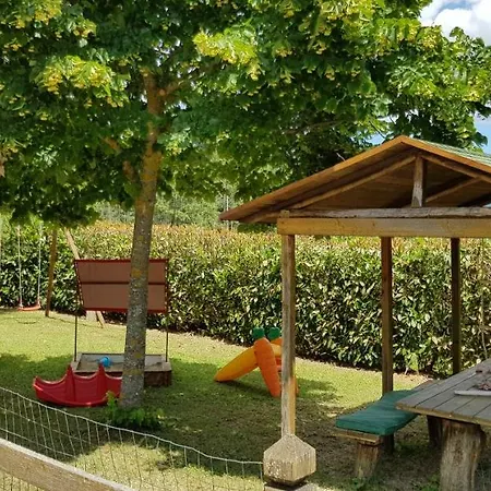 Podere Omomorto مزرعة للإقامة