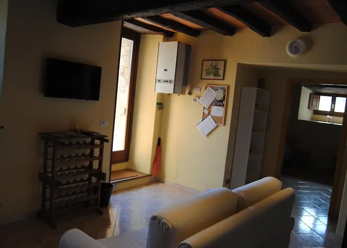 Podere Omomorto Gospodarstwo agroturystyczne *