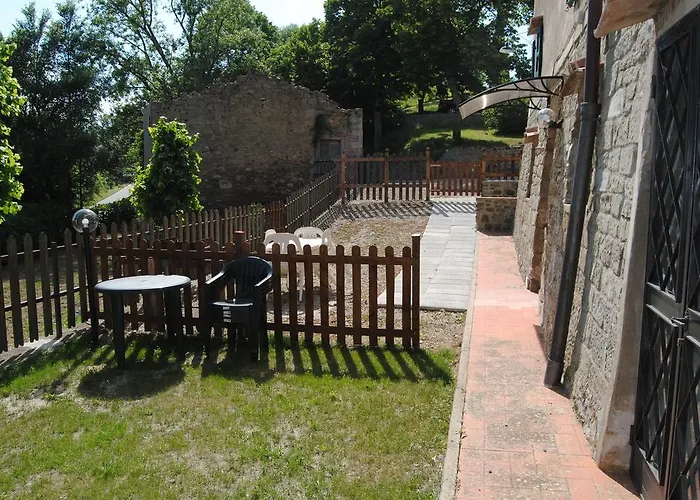 Gospodarstwo agroturystyczne Podere Omomorto Pratovecchio