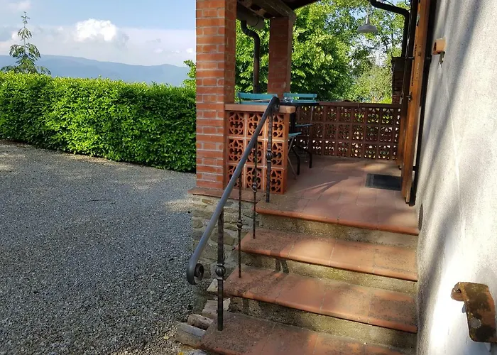 Gospodarstwo agroturystyczne Podere Omomorto Pratovecchio