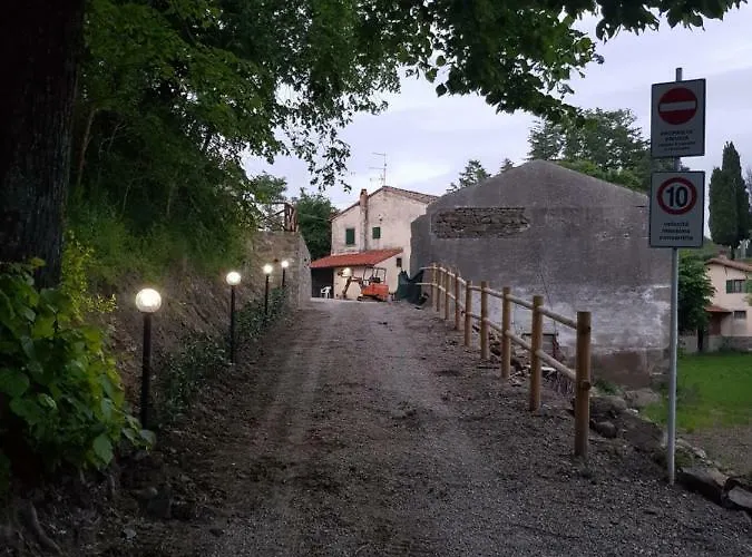 Podere Omomorto Gospodarstwo agroturystyczne *